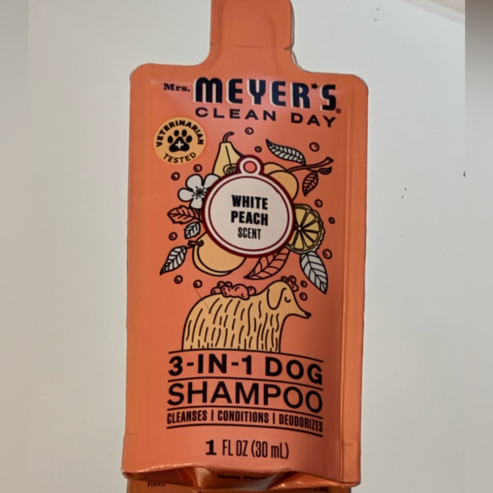 Mrs. Meyer's Clean Day 3-in-1 Dog Shampoo in the White Peach Scent